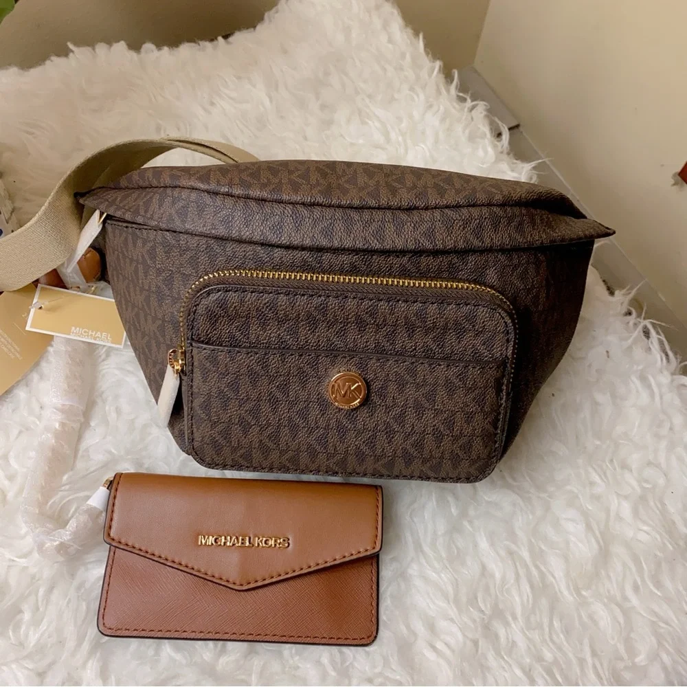 Michael Kors Maisie Large Logo 2-in-1 Sling Pack - Picture 3 of 14